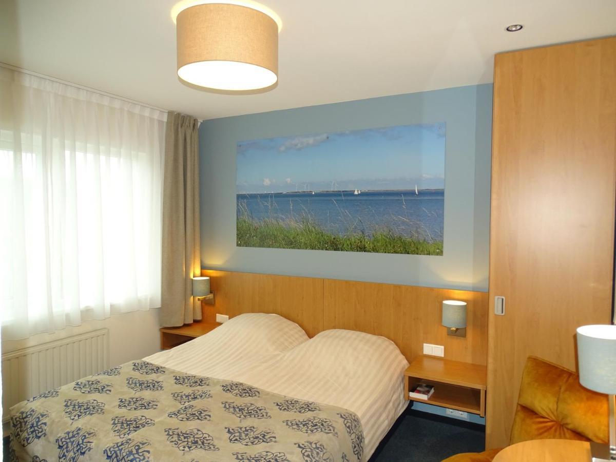 Hotel Cafe Restaurant "De Kroon" Wissenkerke Exterior photo