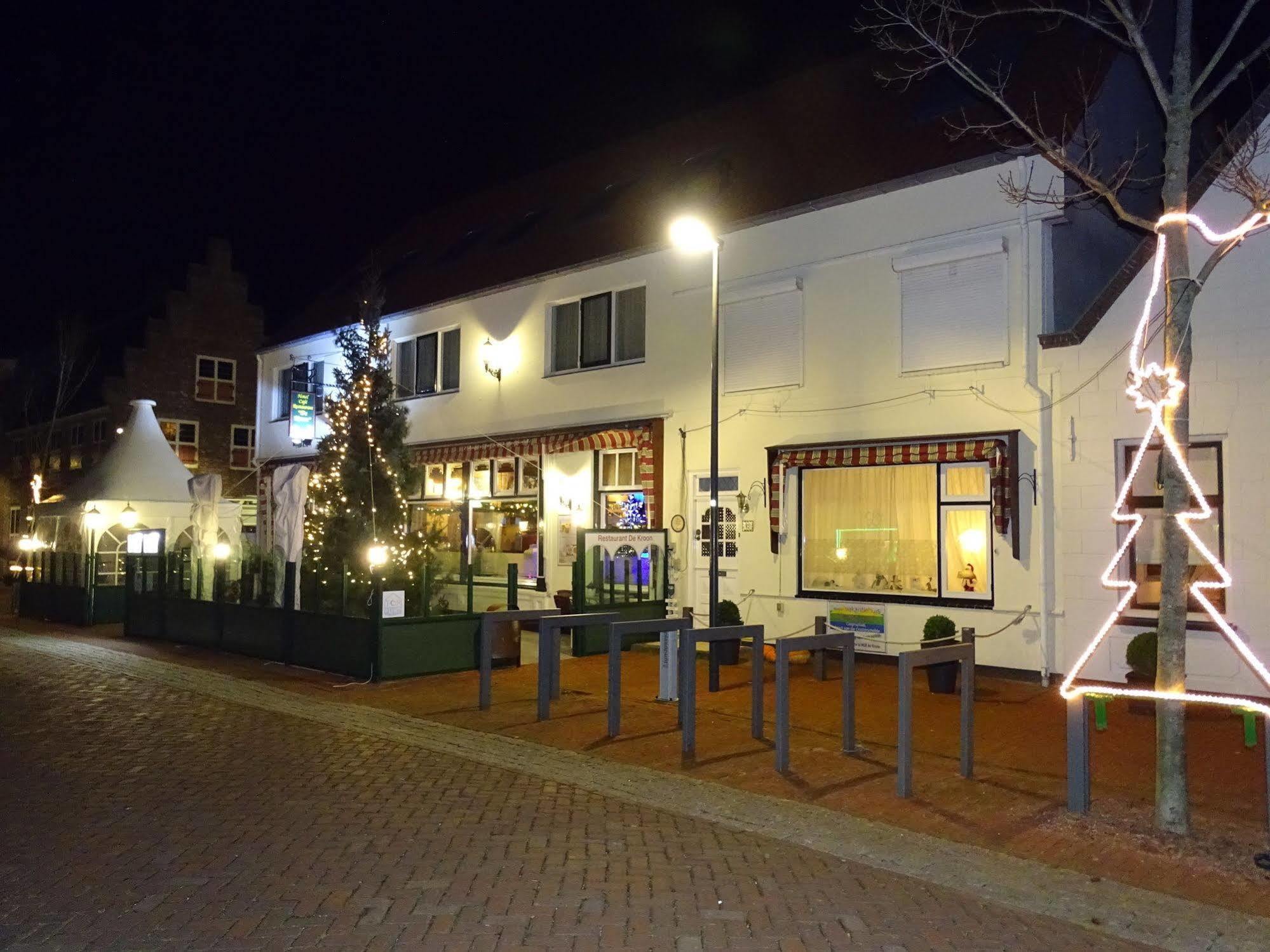 Hotel Cafe Restaurant "De Kroon" Wissenkerke Exterior photo