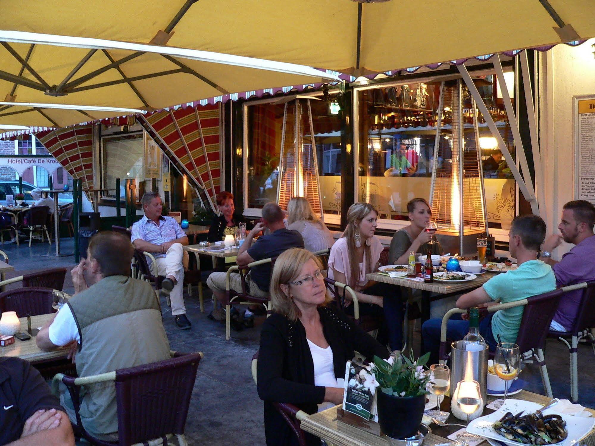 Hotel Cafe Restaurant "De Kroon" Wissenkerke Exterior photo